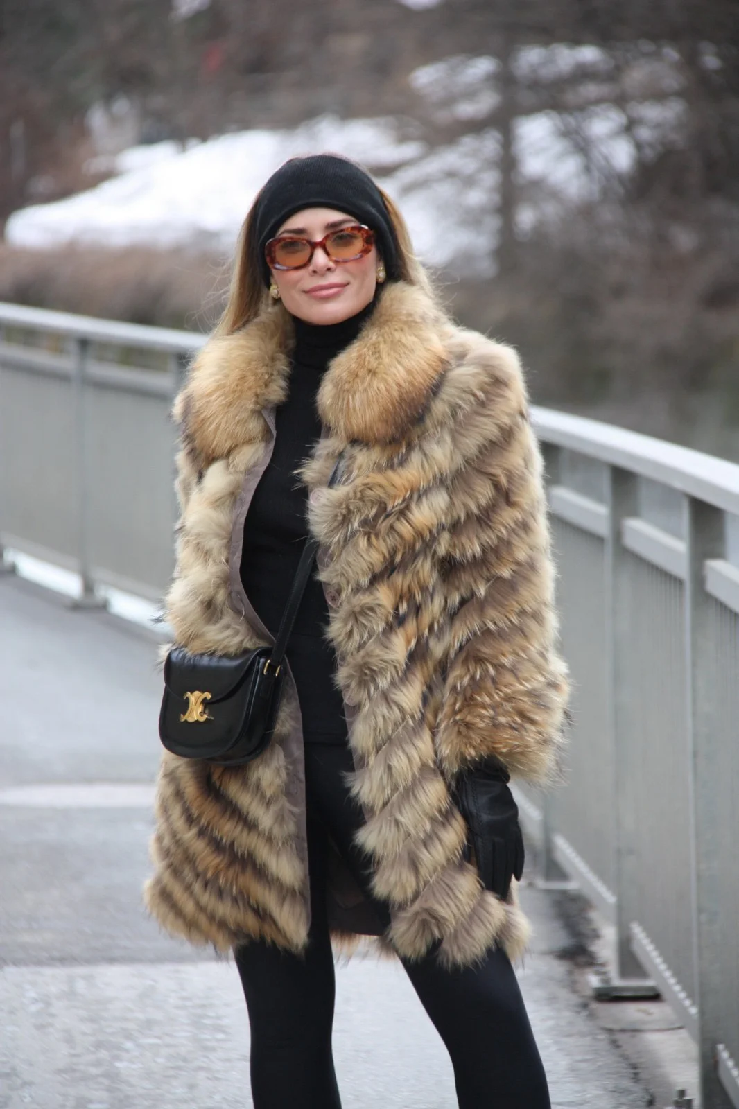 27520459-61ac-4283-8343-ff9aff2312ad-w8mvc0phix Casaco Reversível Longo - Imagem 1