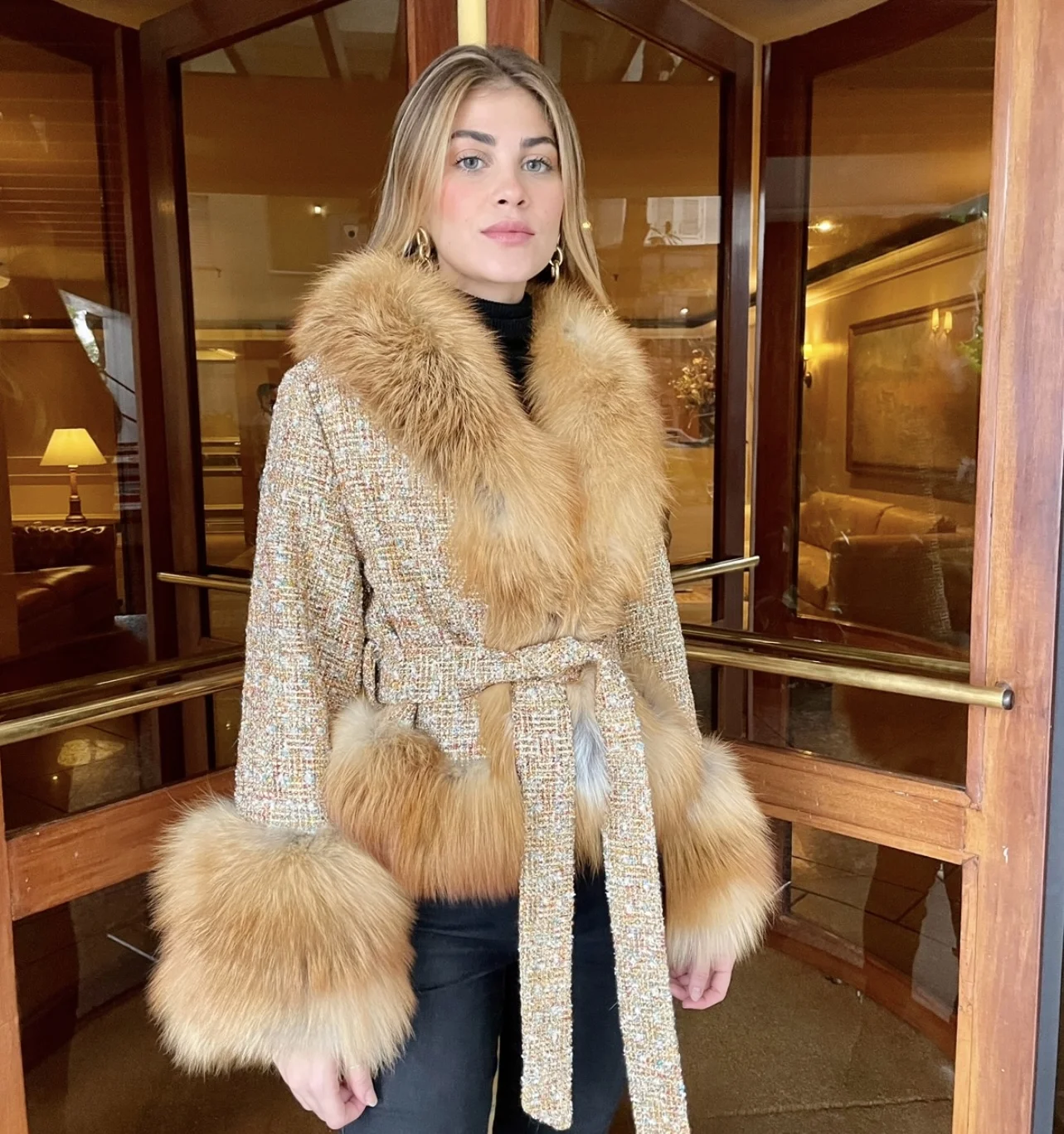 30f8c895-38a8-4bfa-ae8f-359d8f76e751-f9tmkze3gt Casaco Sofia - Imagem 1