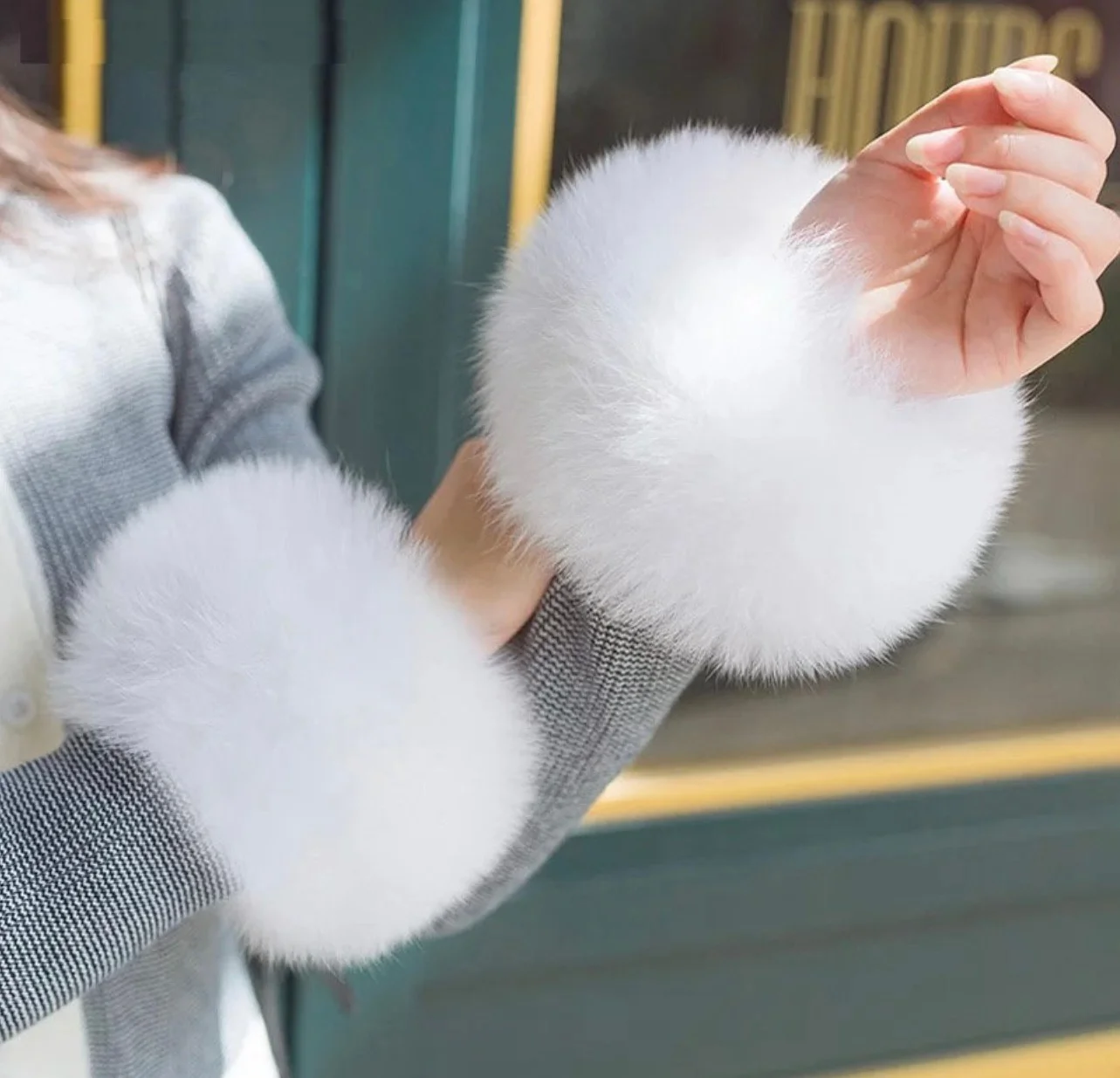 3930c4b1-6128-4ad2-96fc-51bfa1c84d69-qnzzxv Punhos de Pele - Imagem 1